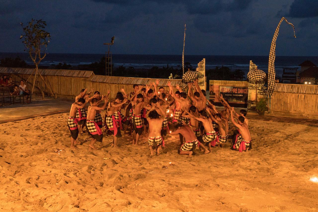 プリ パンダワ リゾート Kuta Selatan エクステリア 写真